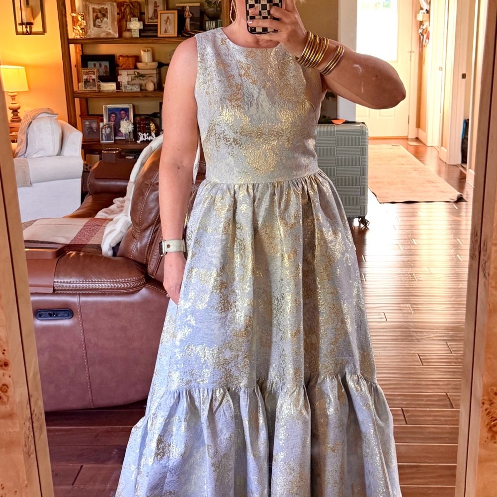 Mac Duggal Sleeveless Crew Neck High-Low Floral Print Gown - Picture 3 of 3